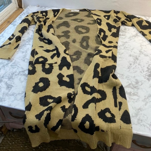 Angashion Boutique leopard cheetah animal print long open cardigan sweater -S - Picture 9 of 11